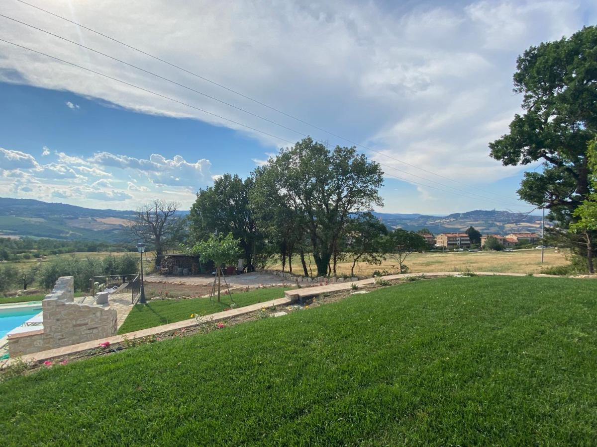 Appartamento Dell Agriturismo Pane E Olio トーディ エクステリア 写真