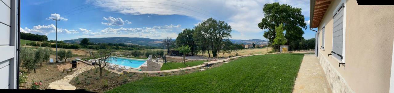 Appartamento Dell Agriturismo Pane E Olio トーディ エクステリア 写真