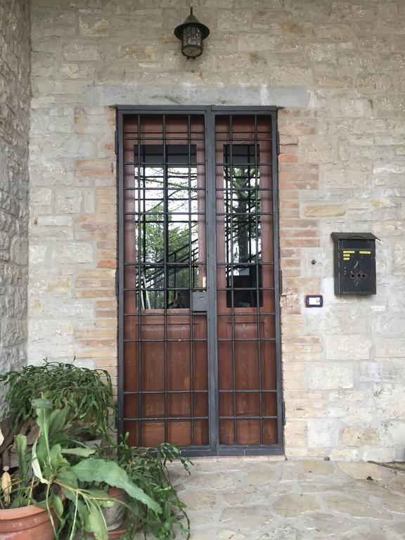 Appartamento Dell Agriturismo Pane E Olio トーディ エクステリア 写真